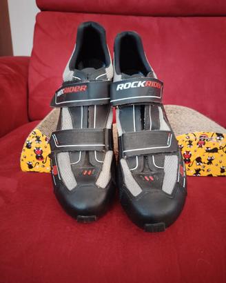 Scarpe da mountain bike con attacchi