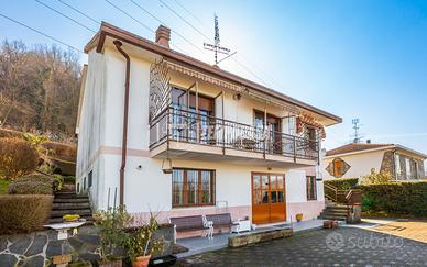 CASTAGNETO PO VILLA LIBERA SU 4 LATI CON GIARDINO