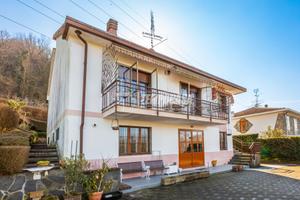 CASTAGNETO PO VILLA LIBERA SU 4 LATI CON GIARDINO