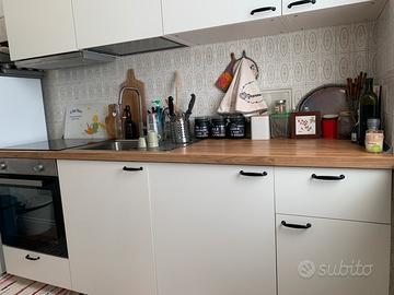 Cucina completa di elettrodomestici