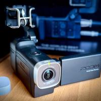 VIDEOCAMERA ZOOM Q8 con memoria Extreme Pro 64 gb.