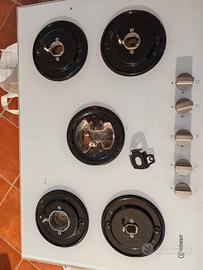 piano cottura a gas Indesit
