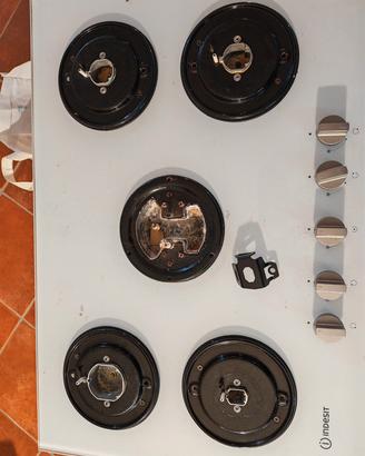piano cottura a gas Indesit