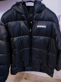 Giubbotto con cappuccio Napapijri colore nero 