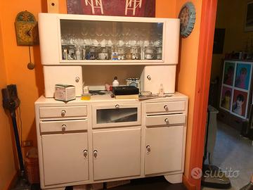 Credenza in legno bianca