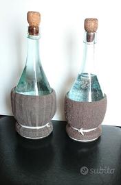 2 fiaschi con cesto in lana per arredo taverna/bar