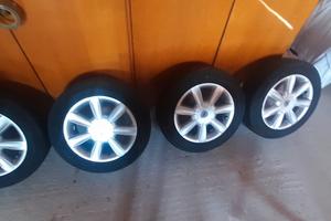 cerchi più gomme per lancia
