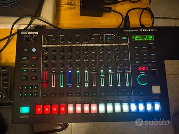Drum machine Roland tr8 s