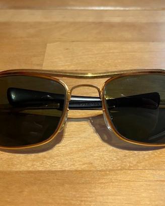 Occhiali da sole Ray-Ban modello anni 90
