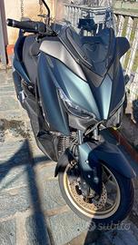 YAMAHA X-MAX 300