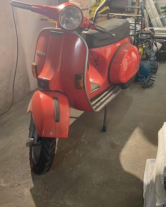 Vespa P200E