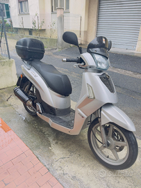 Kymco People S 200i