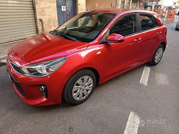 Kia Rio 1200 GPL casa madre neopatentati years2018