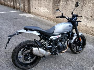 Royal Enfield Guerrilla 450 anno 2025