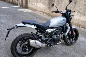 Royal Enfield Guerrilla 450 anno 2025