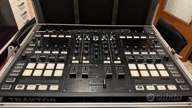 Traktor Kontrol S8 + Case - Native Instruments