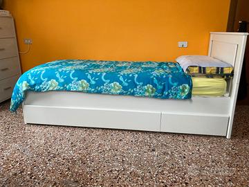 Letto singolo con sotto cassetti