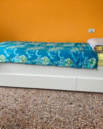 Letto singolo con sotto cassetti