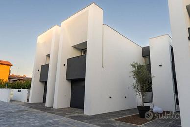 Villa di 140 m² con 5 locali e box auto doppio a C