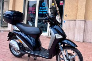 Liberty 50 2 tempi Super Accessoriato e Perfetto