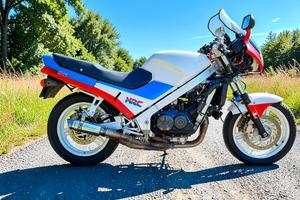 Honda VFR 750 V4  1988