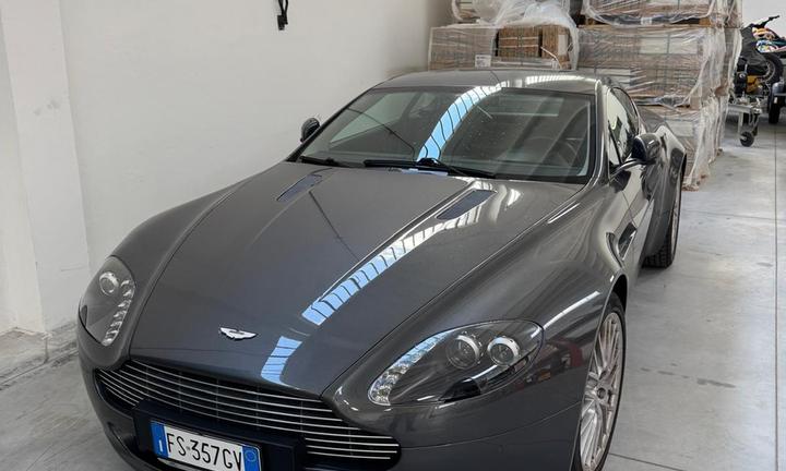Aston Martin V8 Vantage