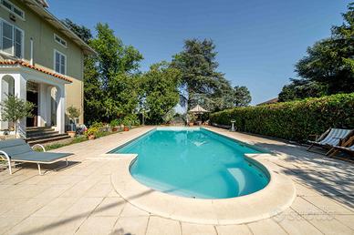 VILLA SINGOLA A PARMA