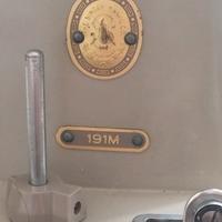 macchina da cucire Singer con mobiletto