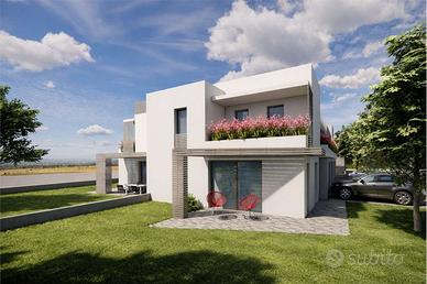 Villetta su due livelli con giardino privato nel c