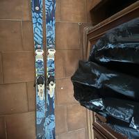 Sci nordica freestyle con attacchi