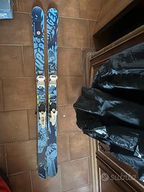 Sci nordica freestyle con attacchi