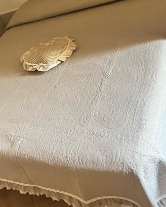 Trapuntino matrimoniale con cuscino