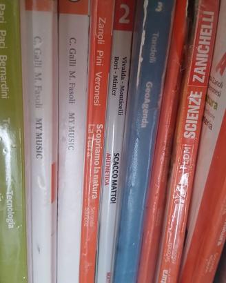 libri scolastici per la scuola media