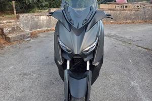 Yamaha XMAX 300 Tech MAX (2021) – Solo 8.700 km!
