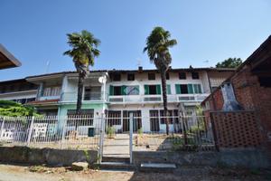 CASA SEMINDIPENDENTE A AZEGLIO