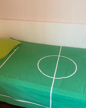 Letto ikea e cassettoni