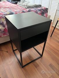 Comodino nero Ikea