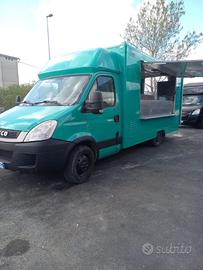 AUTONEGOZIO paninoteca ambulante food truck