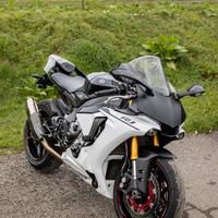 Yamaha R1 - 2016