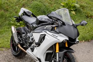 Yamaha R1 - 2016