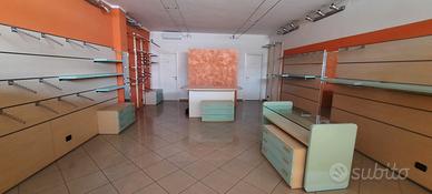 Arredamento negozio