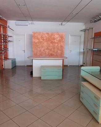 Arredamento negozio