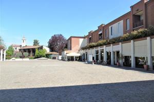 NEGOZIO A BORGOSATOLLO