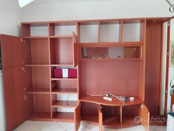 Mobile, tavolo e sedie