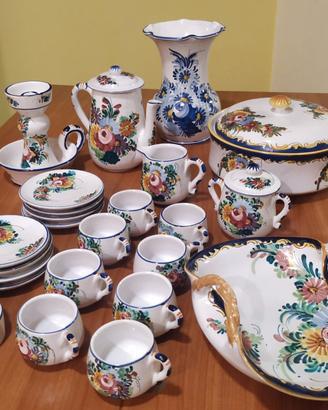 Servizio caffè e accessori. Ceramica abruzz. Royal