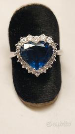 Anello con zaffiro a cuore