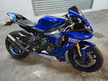 Yamaha r1 