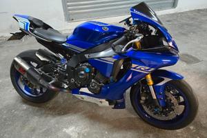 Yamaha r1 
