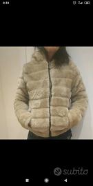 Giacca con cappuccio in pelliccia sintetica beige