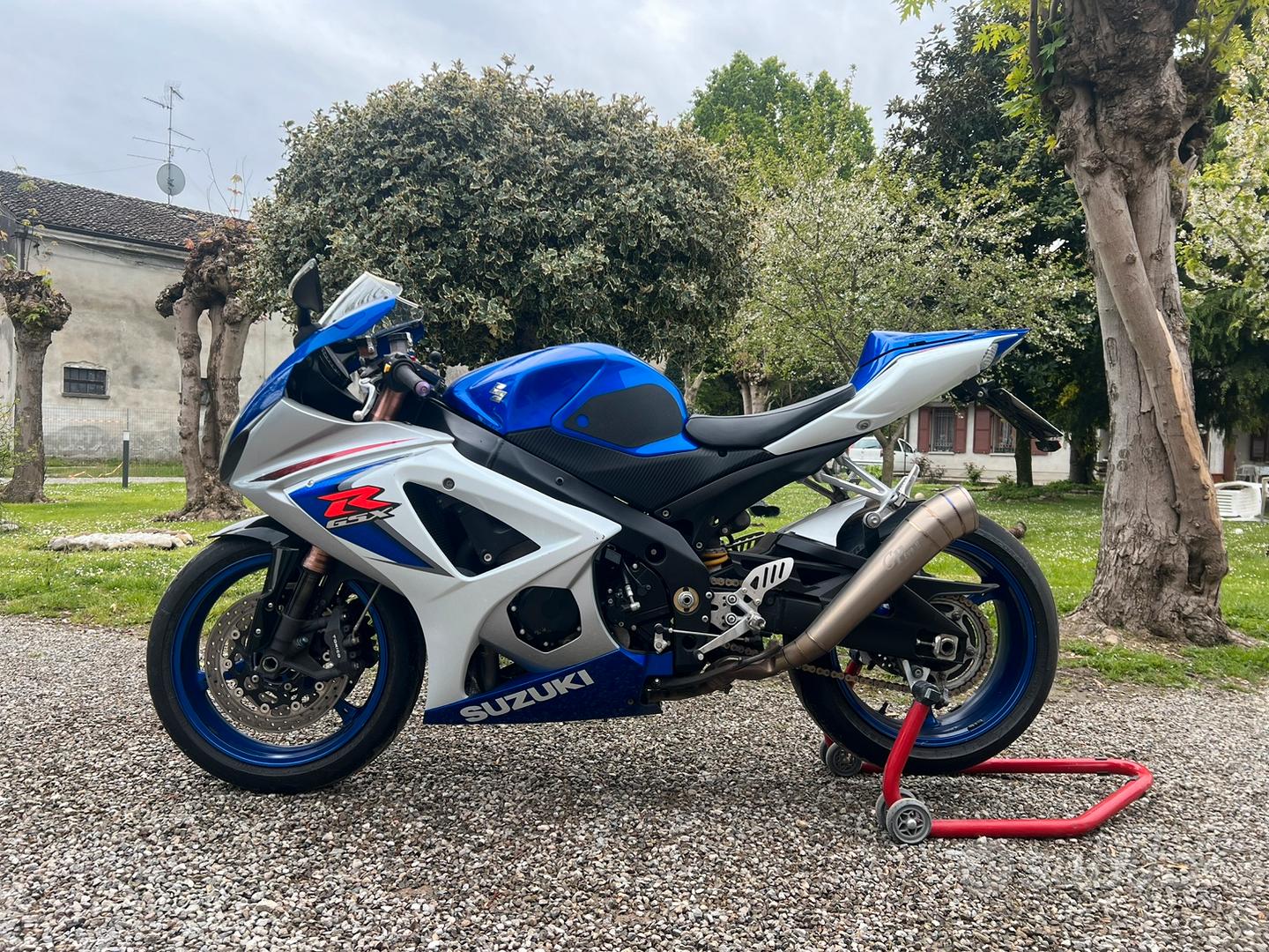 Suzuki Gsx R 1000 K8